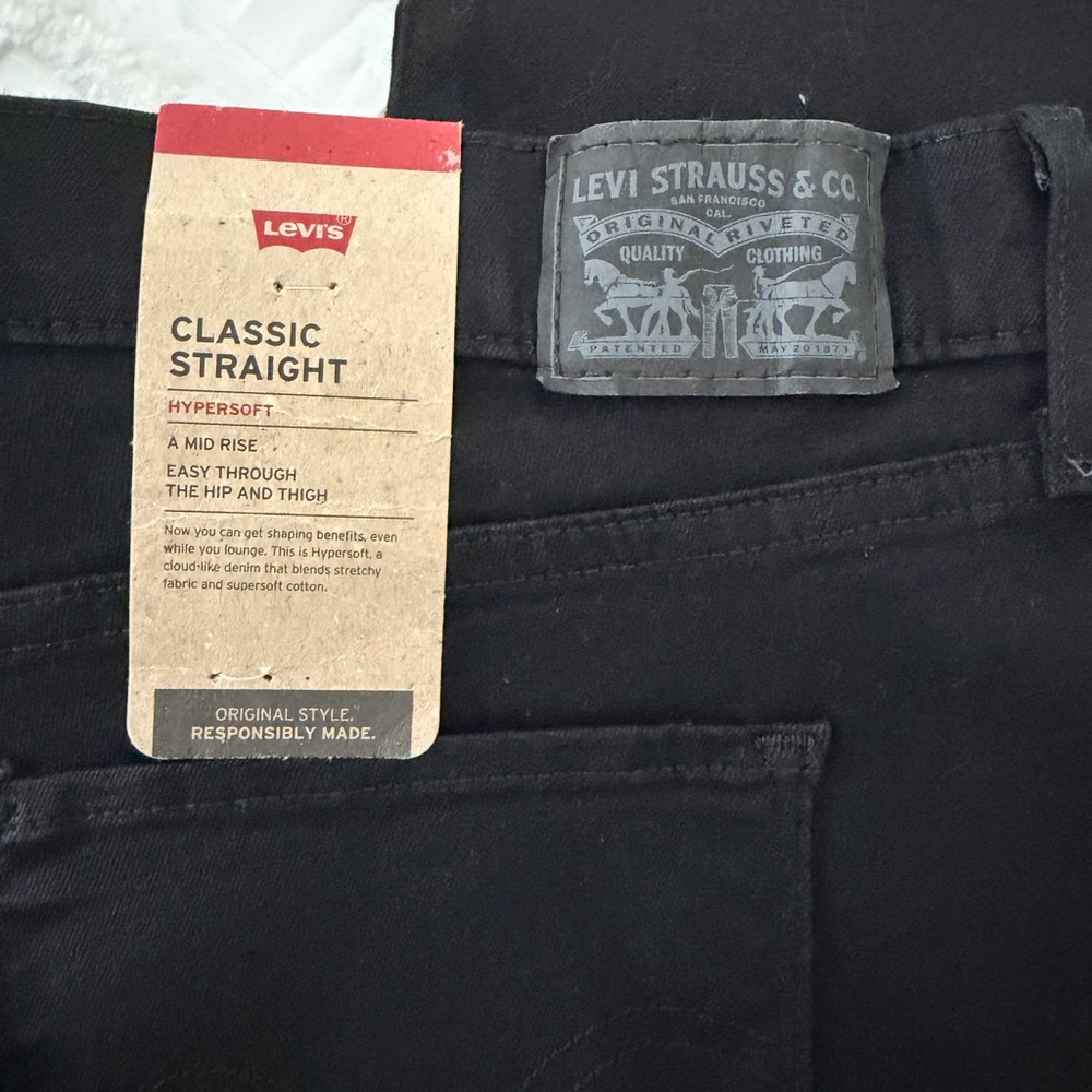 Levi's Classic Straight Black Jeans - Picture 10 of 12